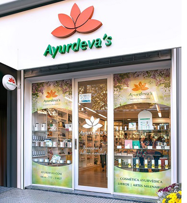 Descubre la cosmética ayurdevica con la franquicia Ayurdeva's